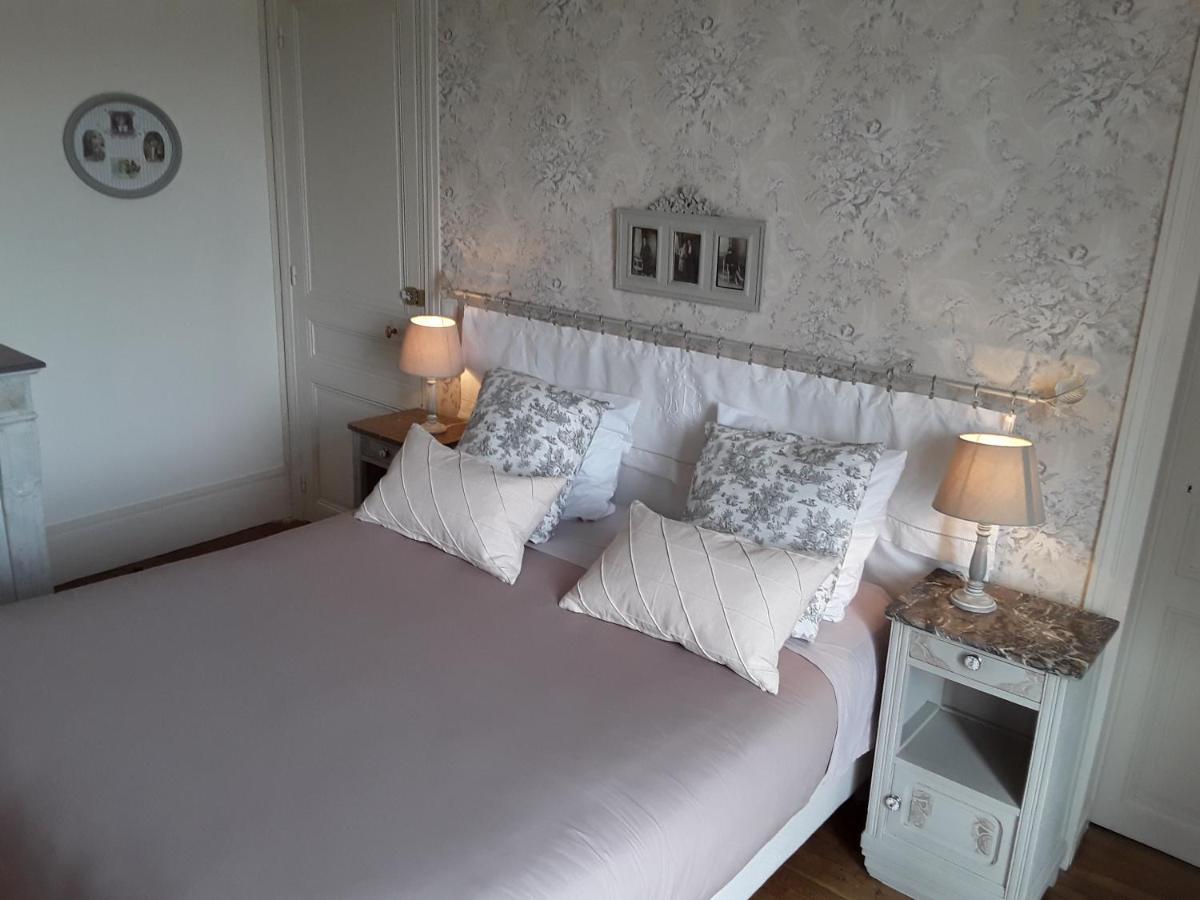 مبيت وإفطار Le Manoir De Crisolles المظهر الخارجي الصورة