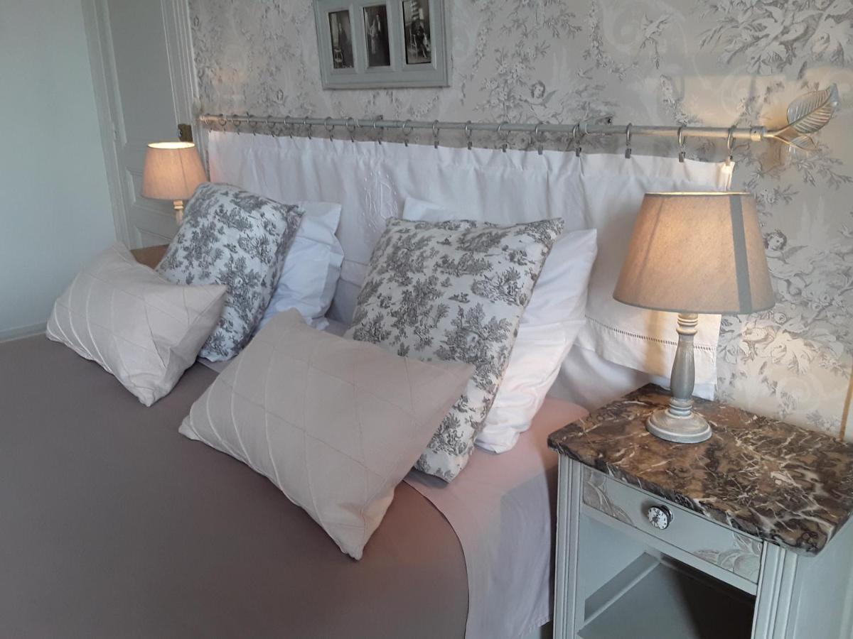 مبيت وإفطار Le Manoir De Crisolles المظهر الخارجي الصورة