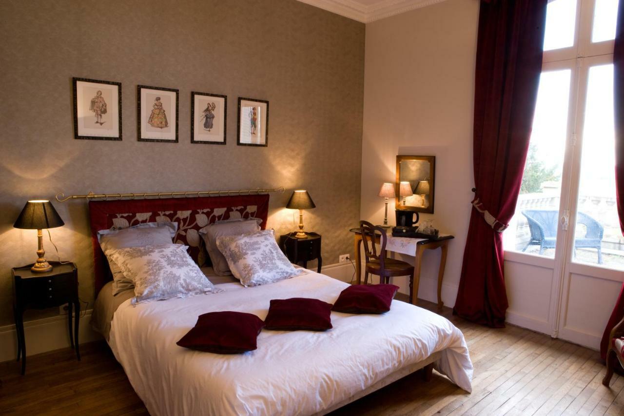مبيت وإفطار Le Manoir De Crisolles المظهر الخارجي الصورة